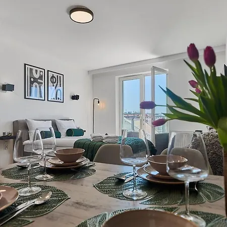 Golden Hour Apartments- Bohaterow Wrzesnia 406