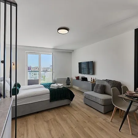 Golden Hour Apartments- Bohaterow Wrzesnia 406 Apartment *